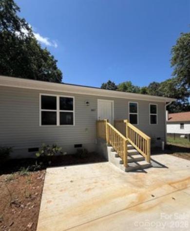 432 & 436 N Caldwell Avenue Newton NC 28658