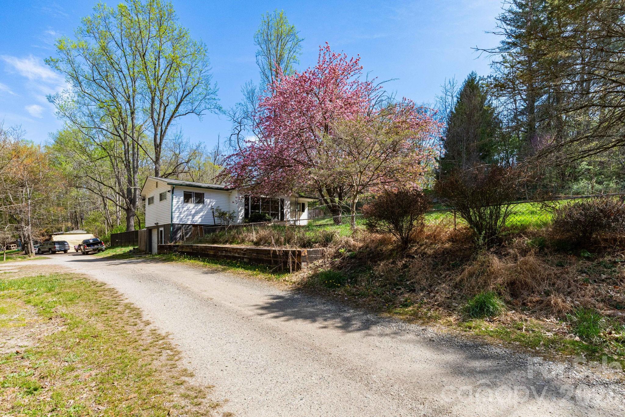 135 Sardis Drive Asheville NC 28806