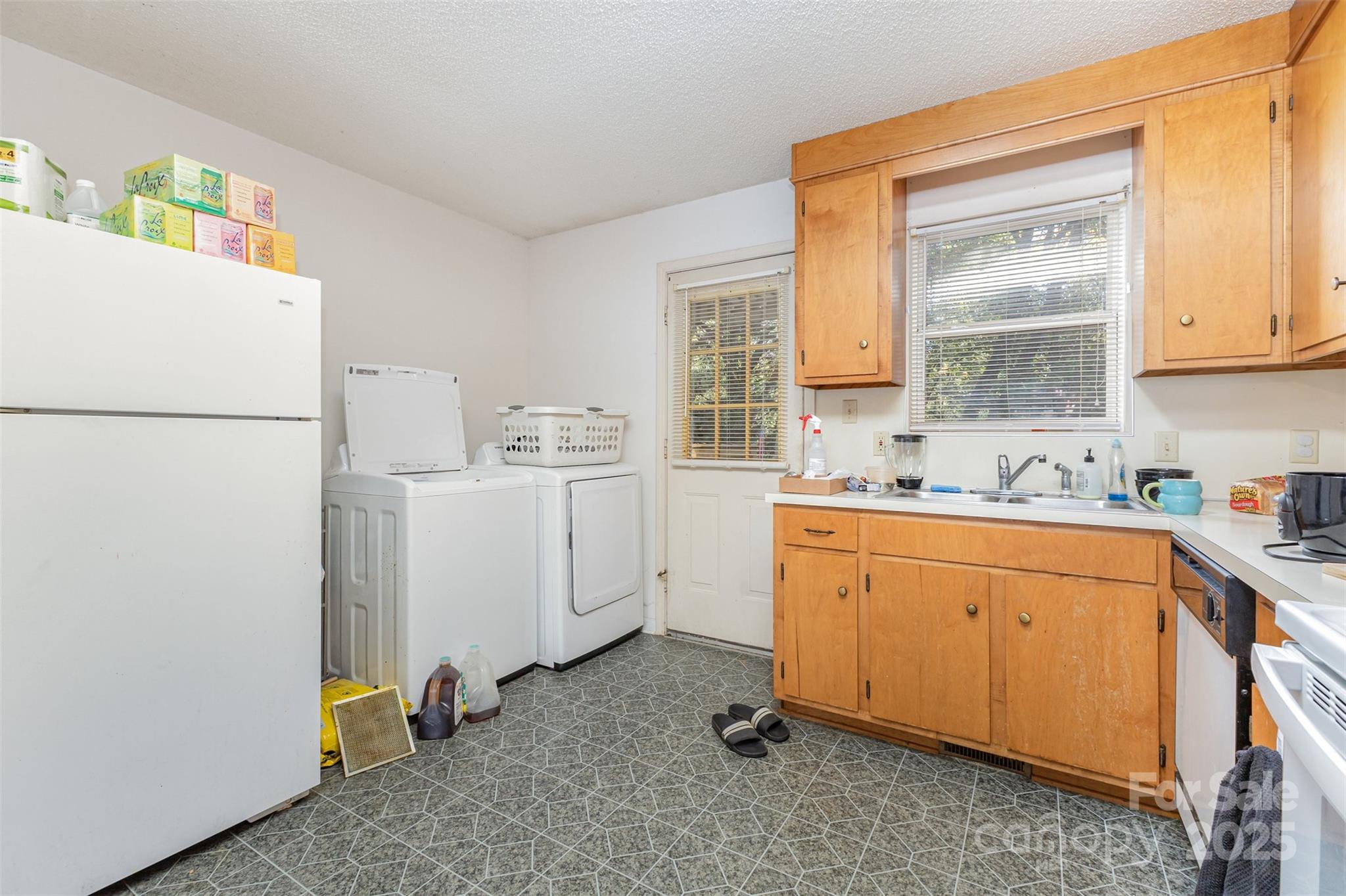 2081 N Whisnant Avenue Newton NC 28658