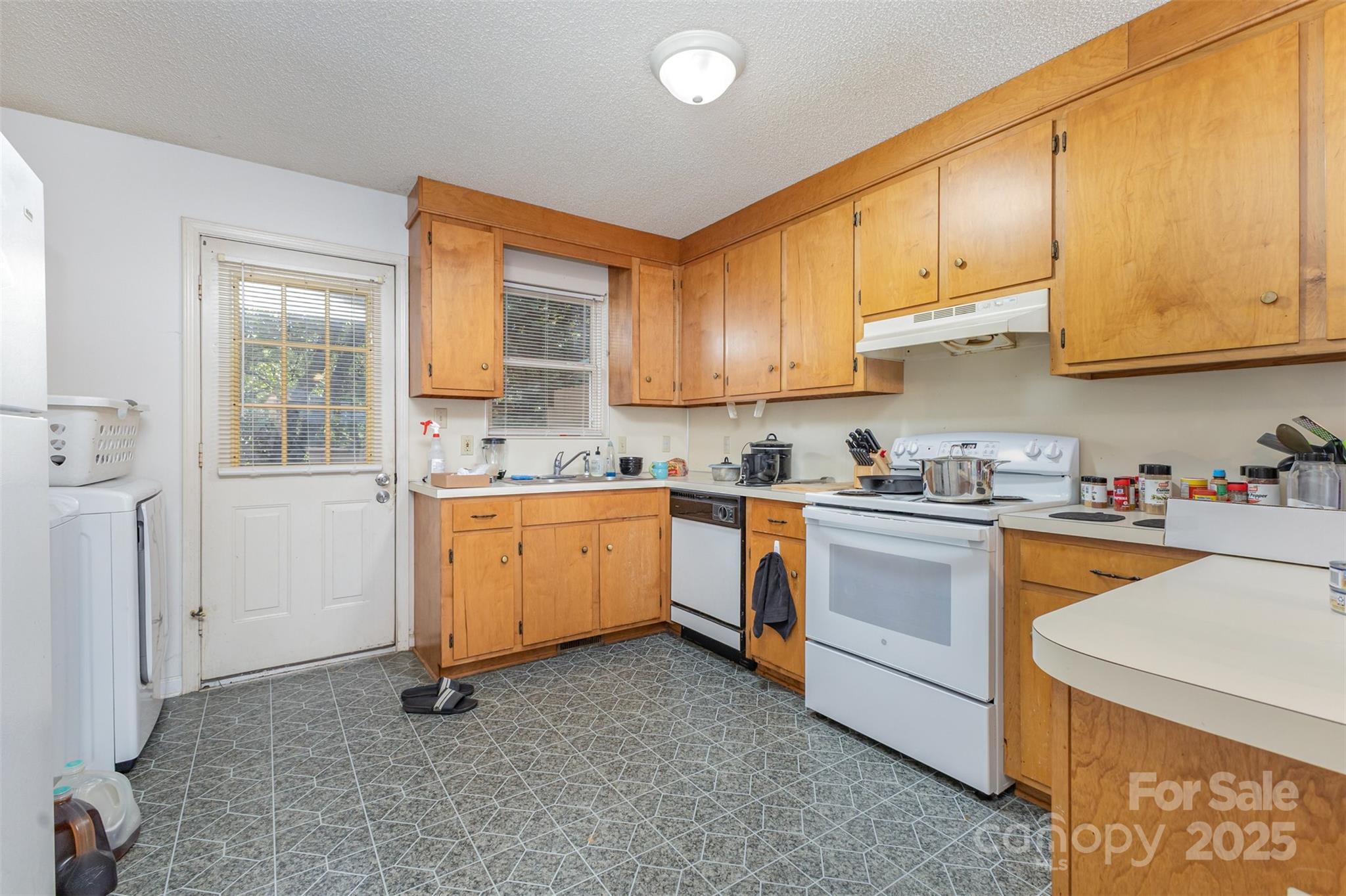 2081 N Whisnant Avenue Newton NC 28658