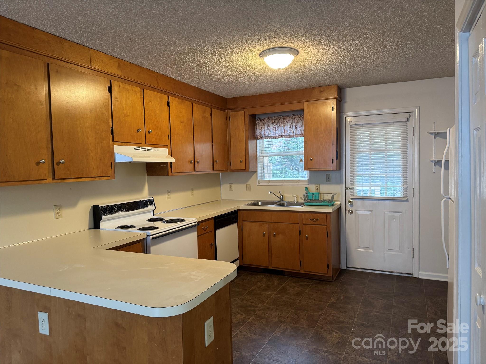 2081 N Whisnant Avenue Newton NC 28658