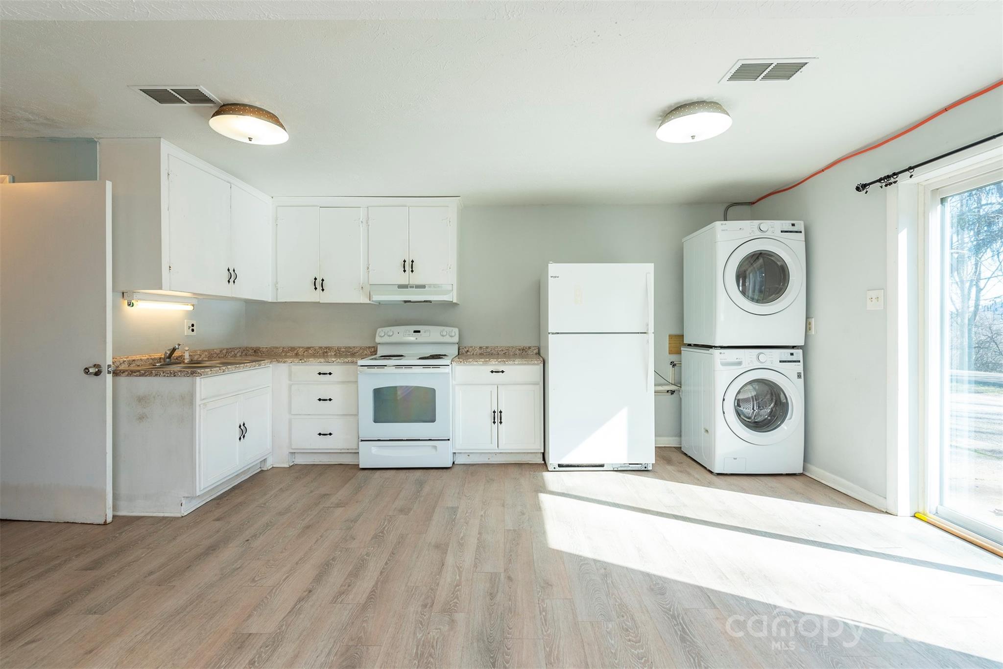 1779 Pisgah Highway Candler NC 28715