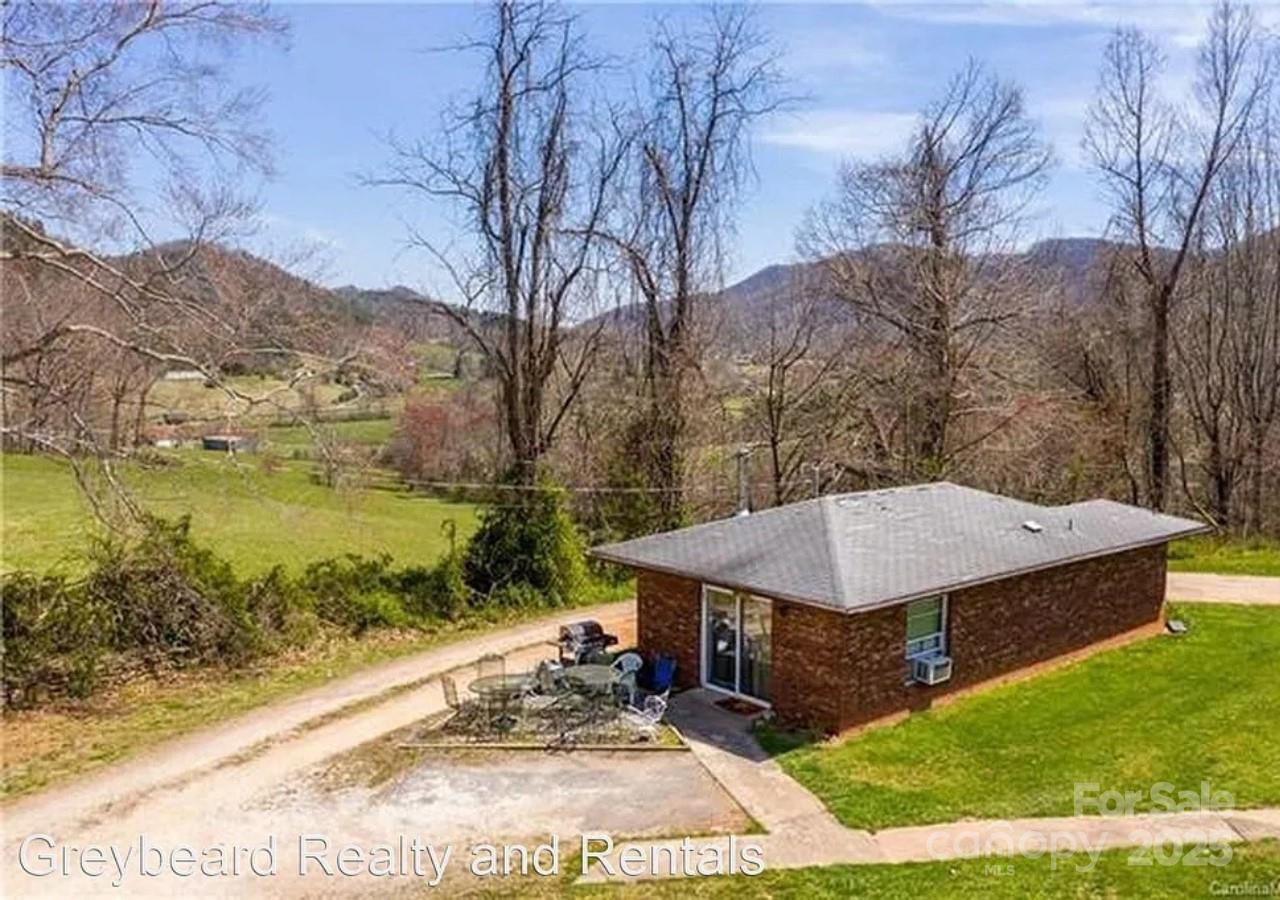 1779 Pisgah Highway Candler NC 28715