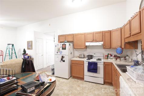 1302 Stanwood Lane Hendersonville NC 28739