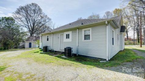 312 & 314 W Charlotte Avenue Mount Holly NC 28120