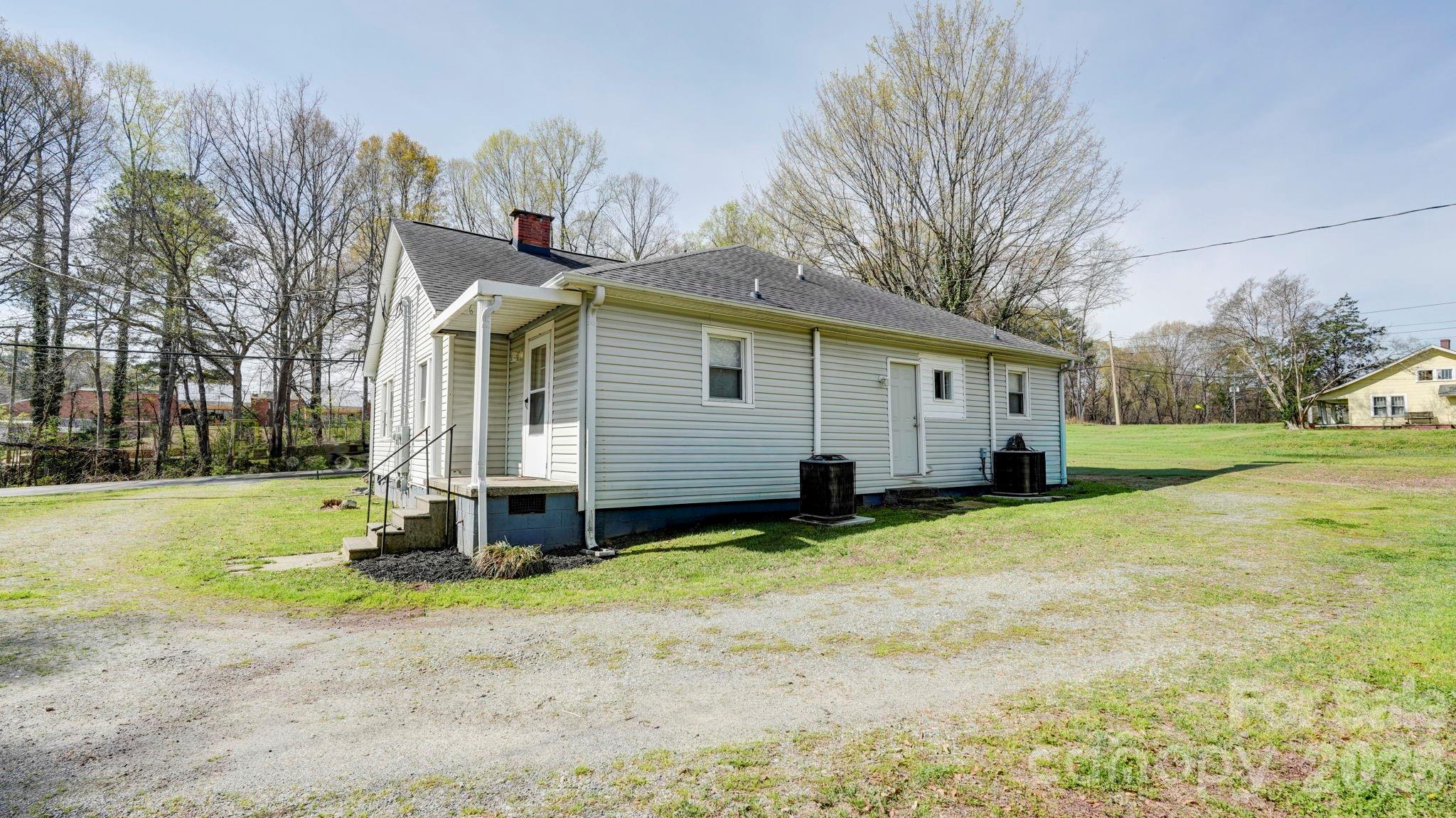 312 & 314 W Charlotte Avenue Mount Holly NC 28120