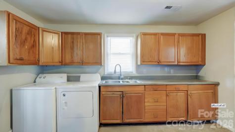 312 & 314 W Charlotte Avenue Mount Holly NC 28120