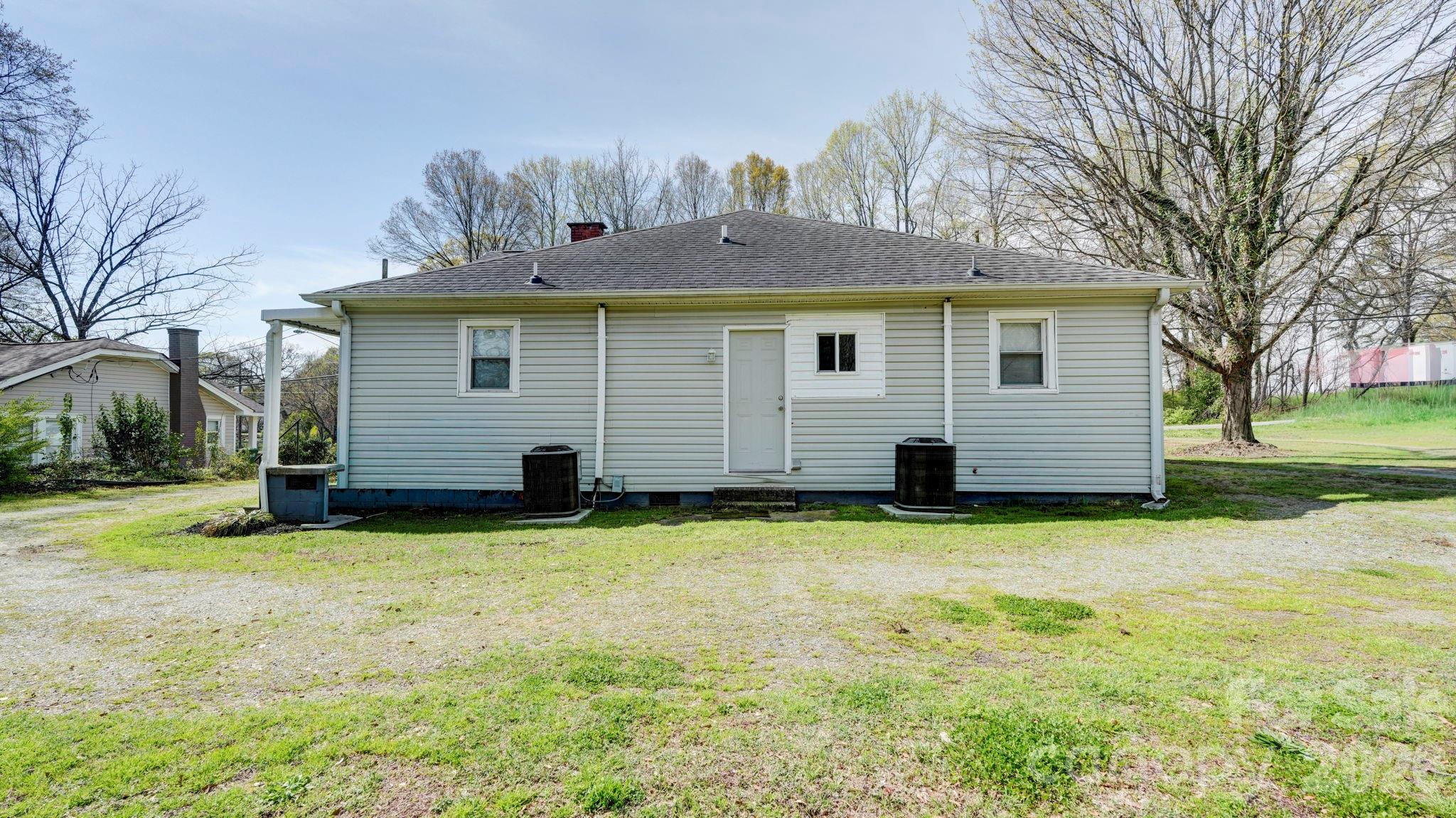 312 & 314 W Charlotte Avenue Mount Holly NC 28120
