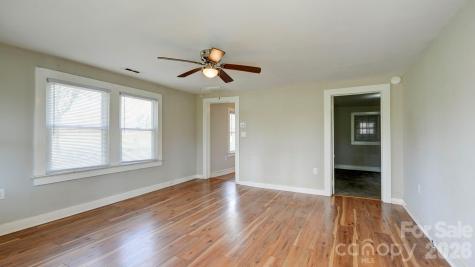 312 & 314 W Charlotte Avenue Mount Holly NC 28120