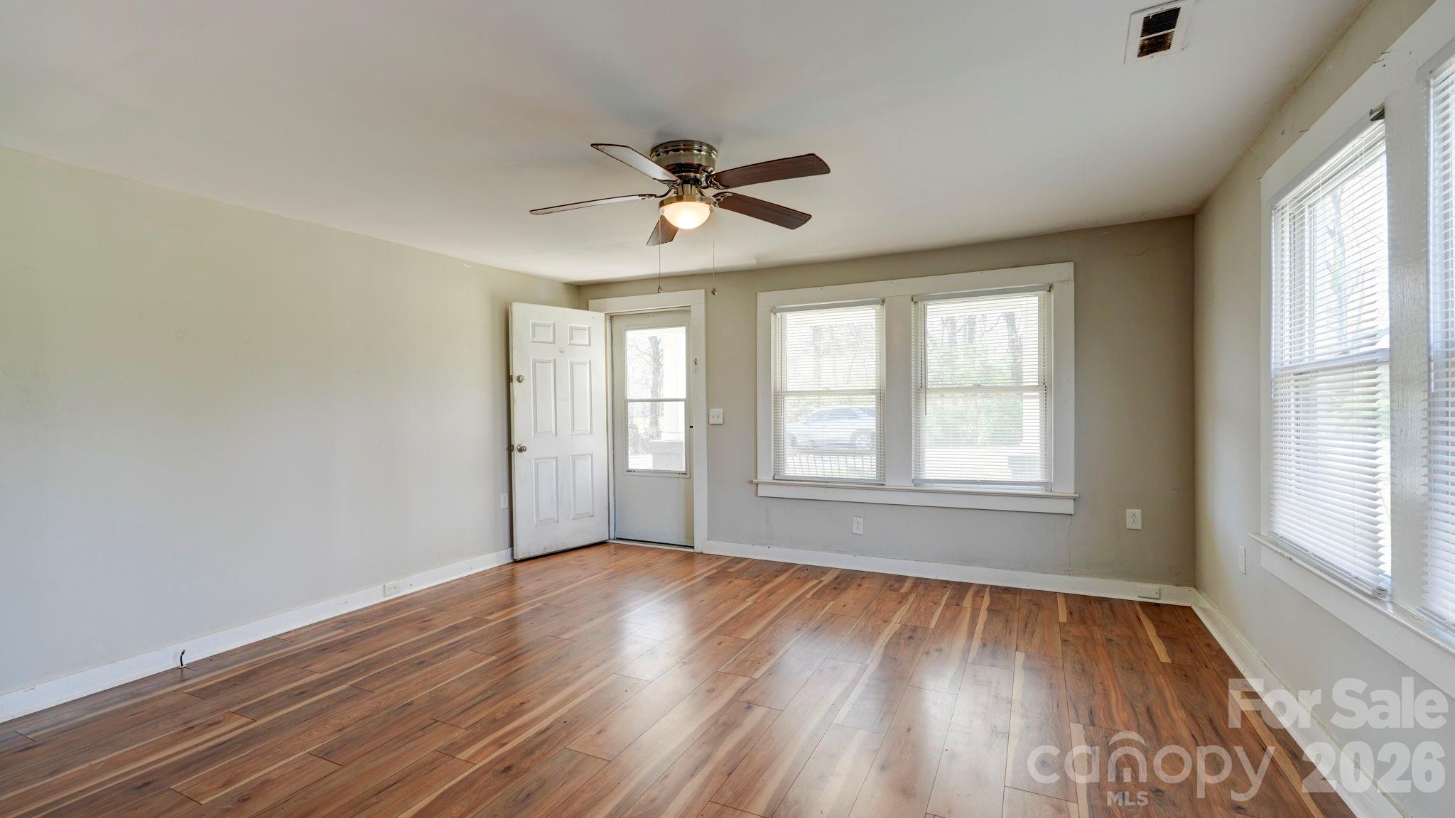 312 & 314 W Charlotte Avenue Mount Holly NC 28120
