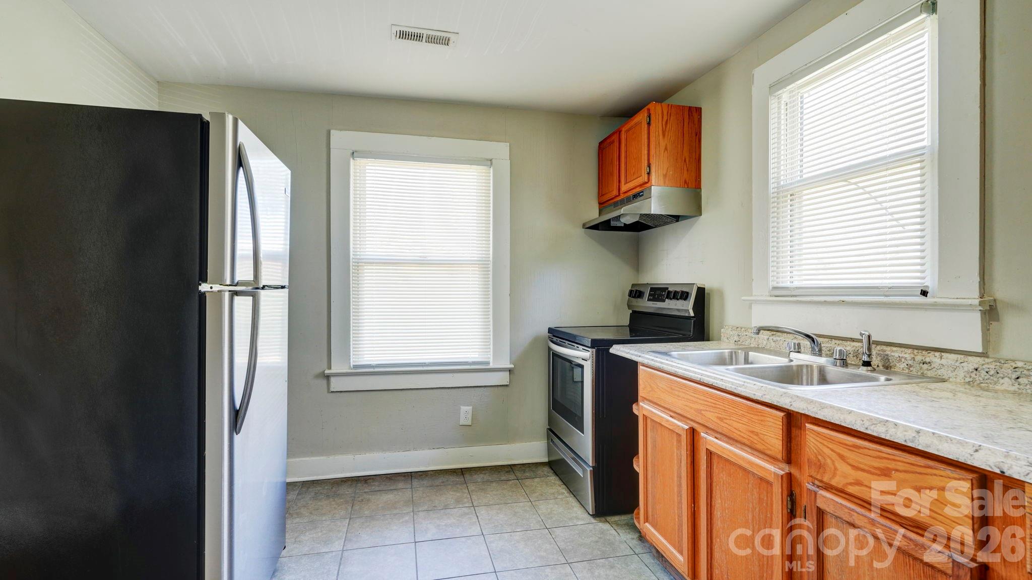 312 & 314 W Charlotte Avenue Mount Holly NC 28120