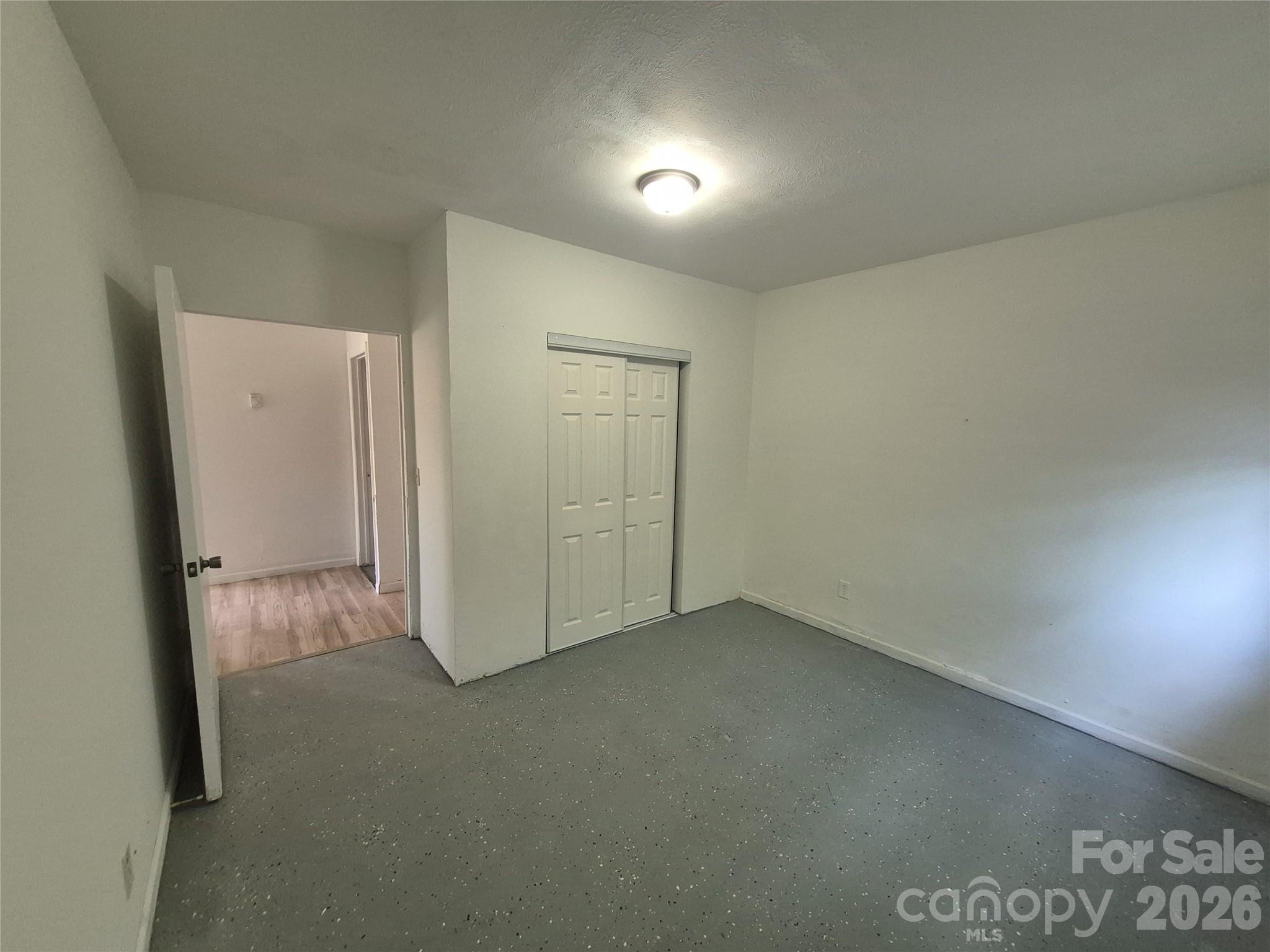 1745 Meadowbrook Terrace Hendersonville NC 28792