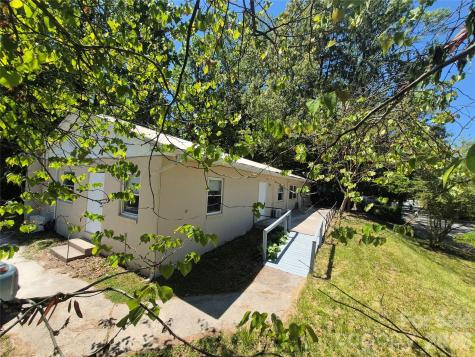 1745 Meadowbrook Terrace Hendersonville NC 28792