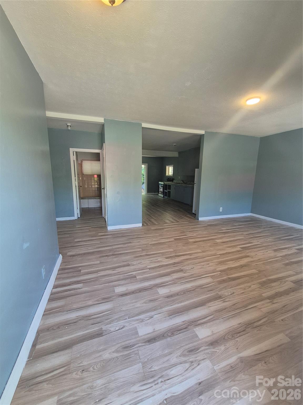 1745 Meadowbrook Terrace Hendersonville NC 28792