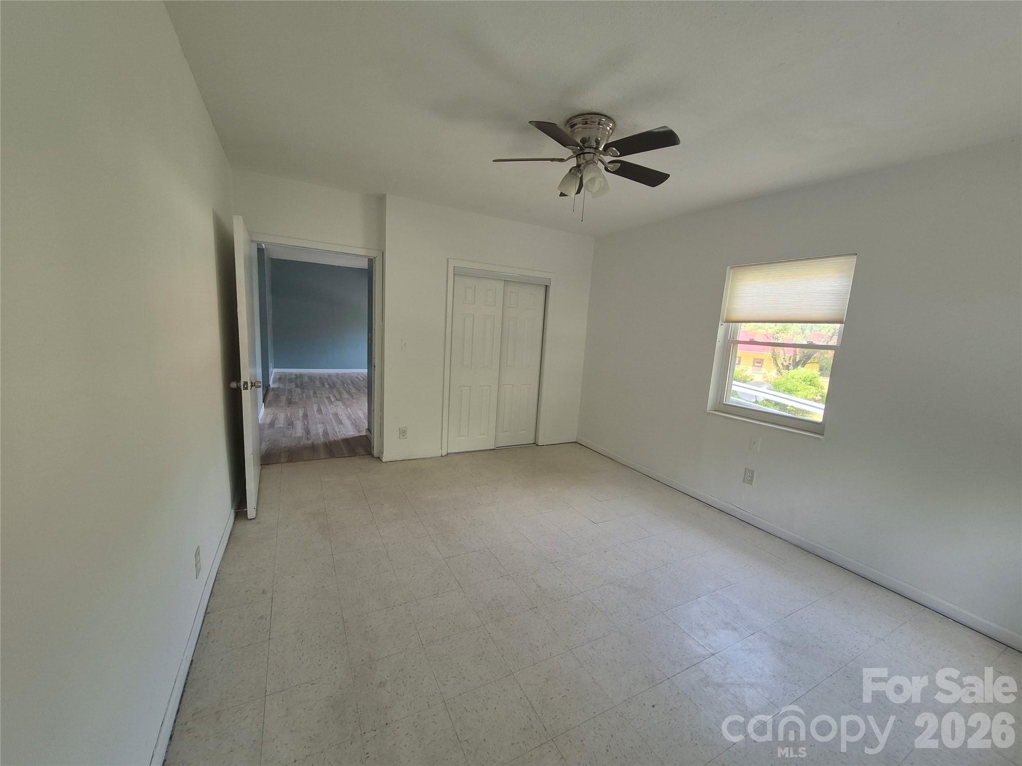 1745 Meadowbrook Terrace Hendersonville NC 28792