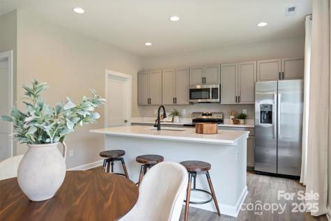 8017 Joy Crossing Lane Charlotte NC 28214