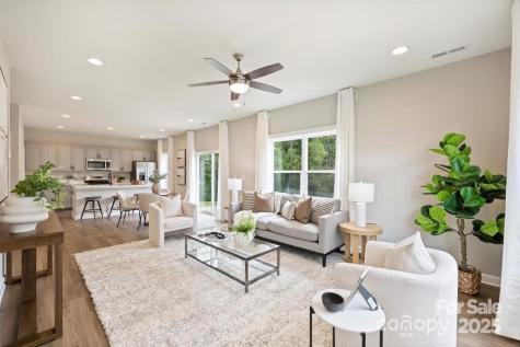 8017 Joy Crossing Lane Charlotte NC 28214