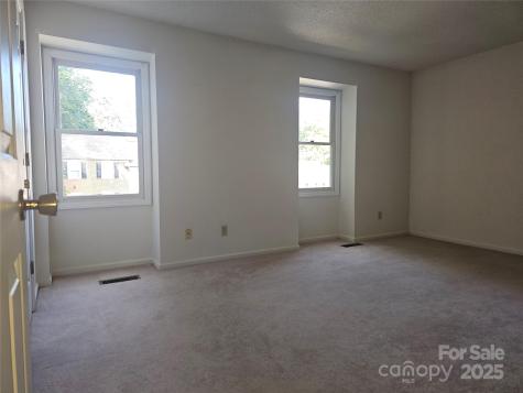 32 Sleepy Hollow Lane Swannanoa NC 28778