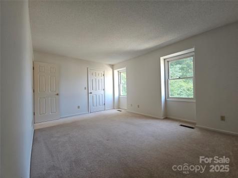 32 Sleepy Hollow Lane Swannanoa NC 28778