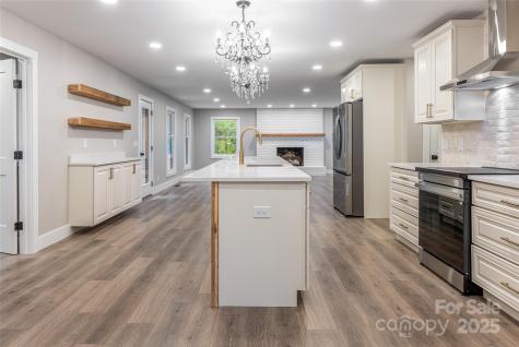 118 Rugby Forest Lane Hendersonville NC 28791