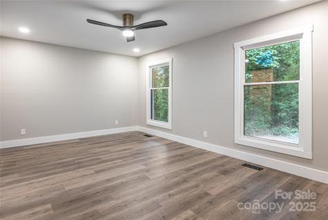 118 Rugby Forest Lane Hendersonville NC 28791