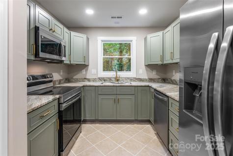 118 Rugby Forest Lane Hendersonville NC 28791