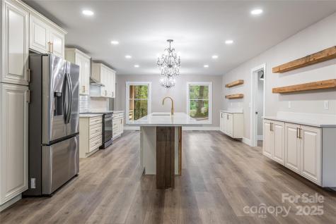 118 Rugby Forest Lane Hendersonville NC 28791