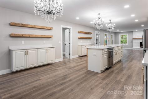 118 Rugby Forest Lane Hendersonville NC 28791