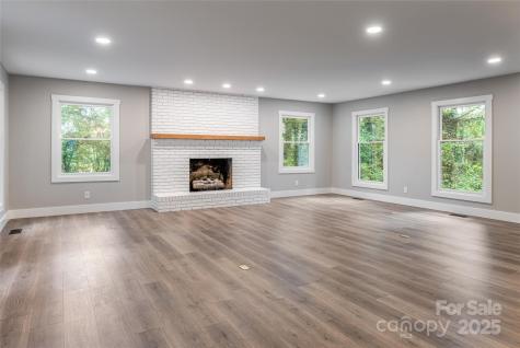 118 Rugby Forest Lane Hendersonville NC 28791