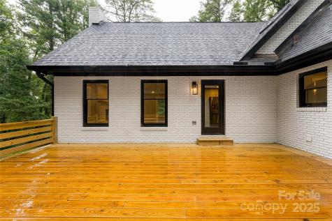 118 Rugby Forest Lane Hendersonville NC 28791