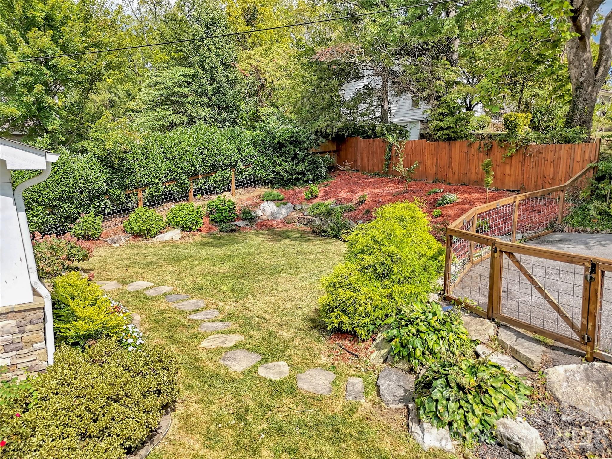 17 Elkmont Terrace Asheville NC 28804