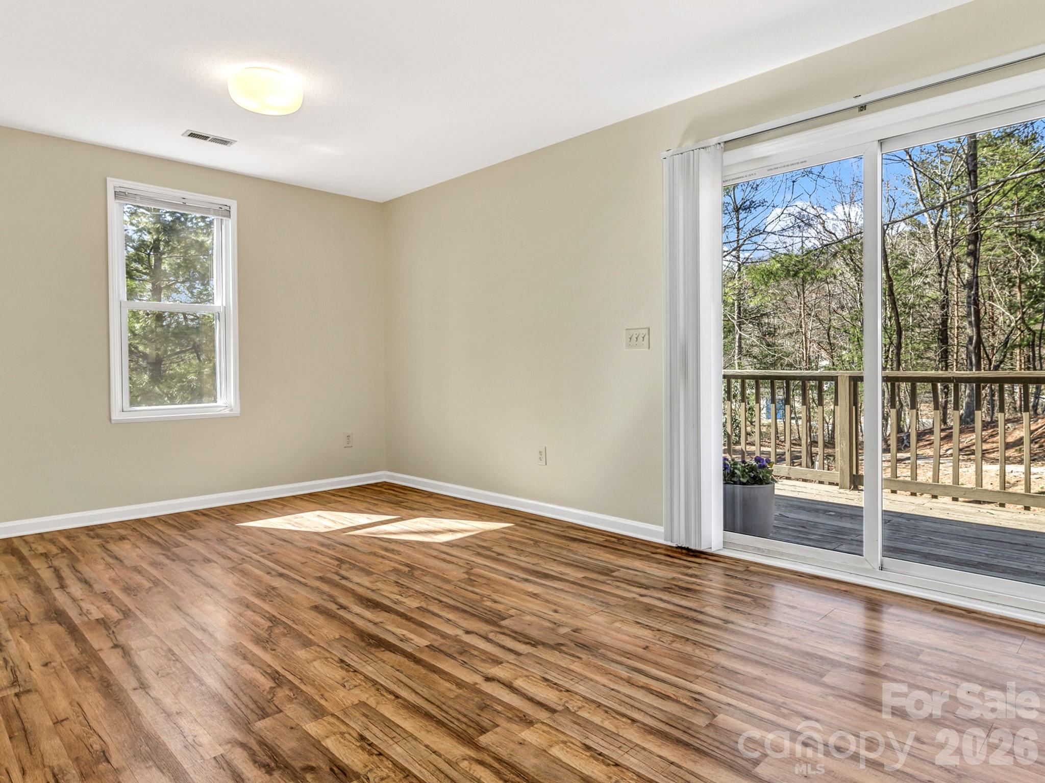 114 Elden Street Hendersonville NC 28791