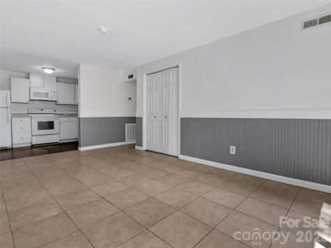 114 Elden Street Hendersonville NC 28791