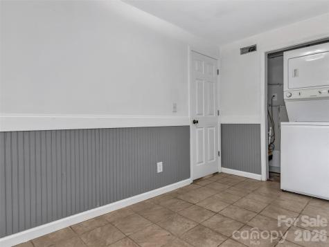 114 Elden Street Hendersonville NC 28791