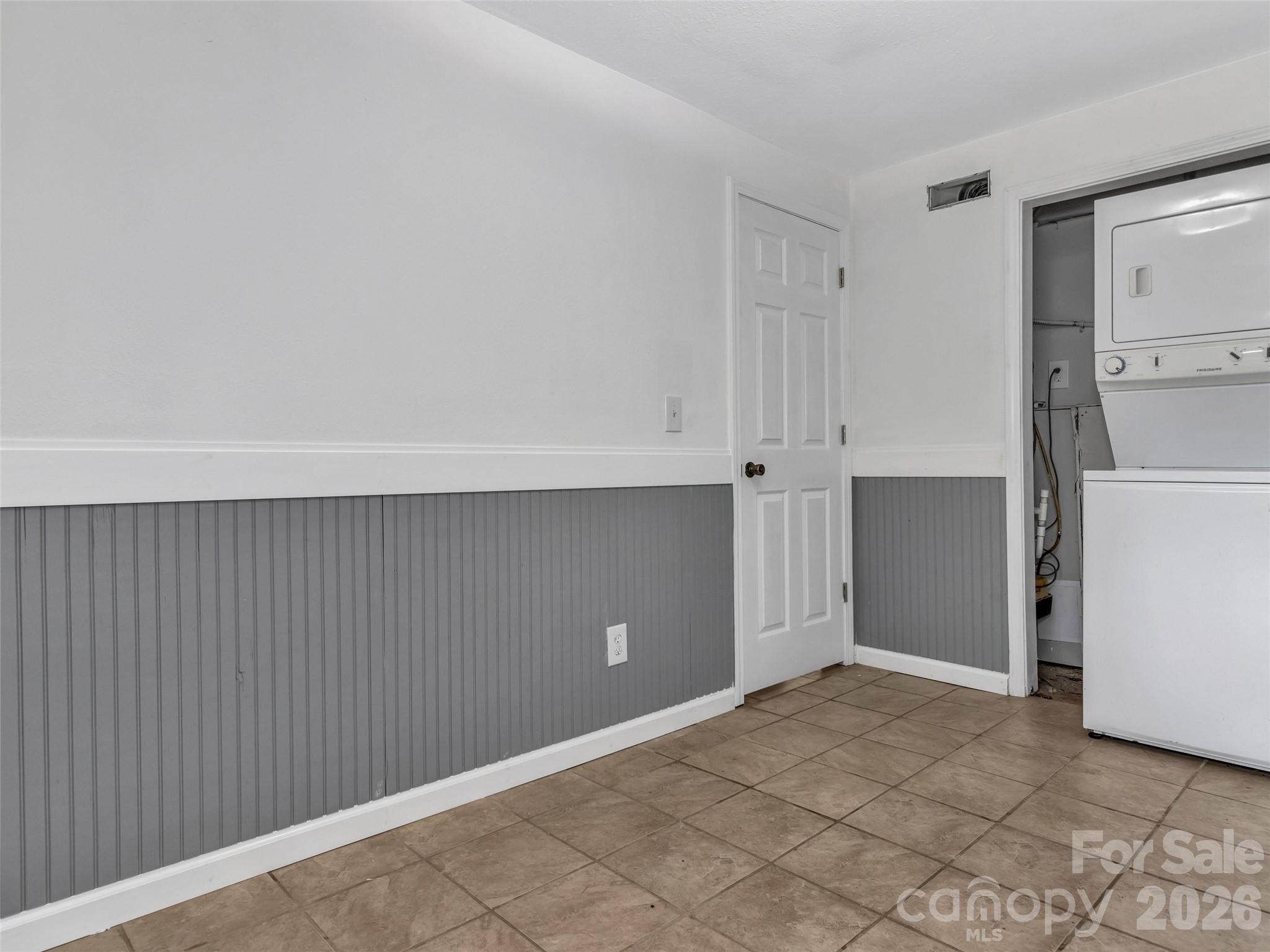 114 Elden Street Hendersonville NC 28791