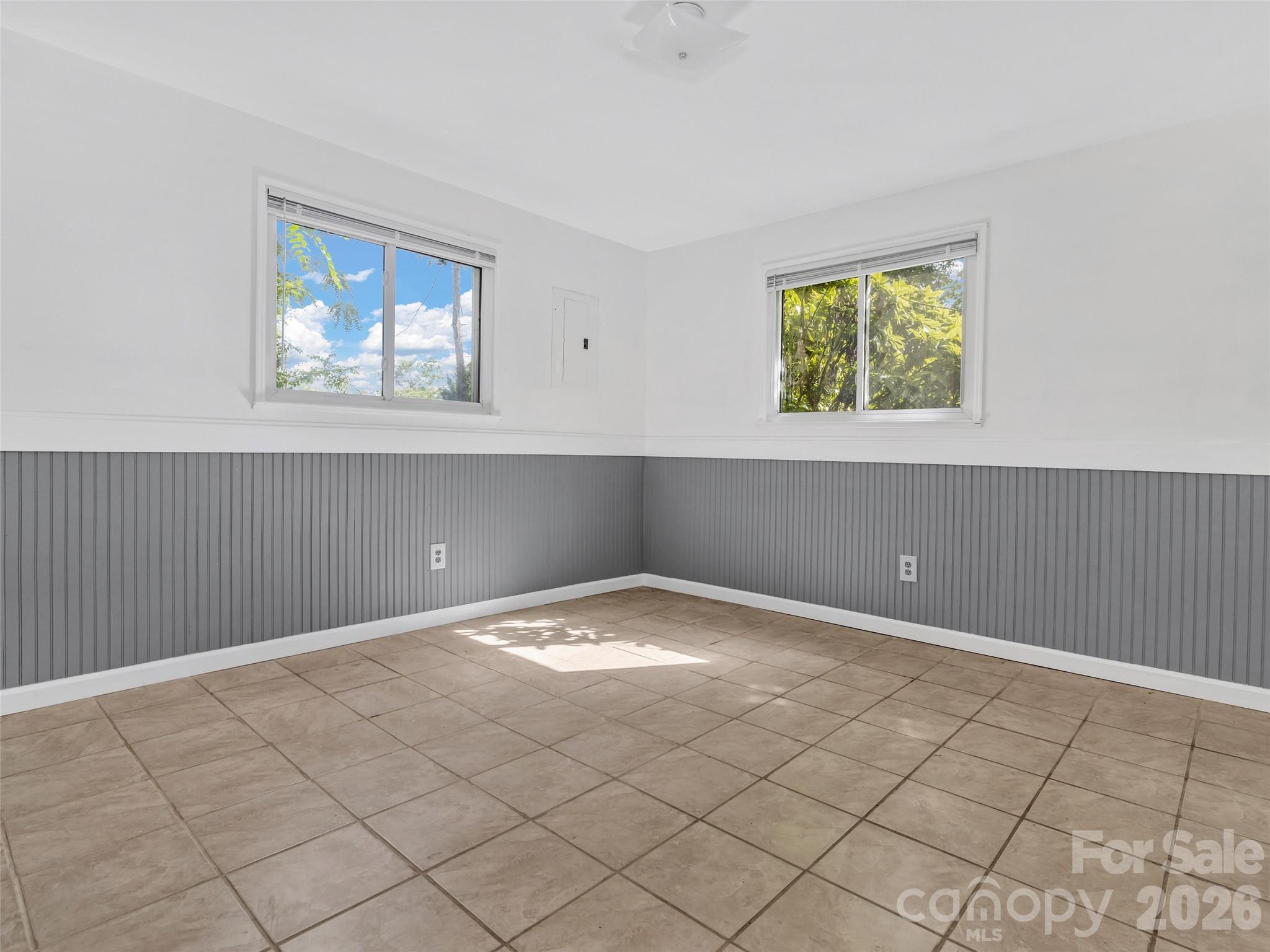 114 Elden Street Hendersonville NC 28791