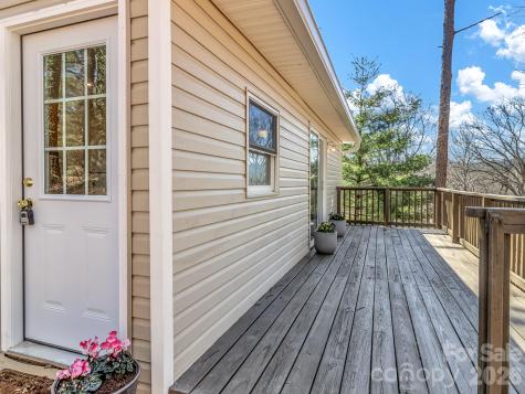 114 Elden Street Hendersonville NC 28791