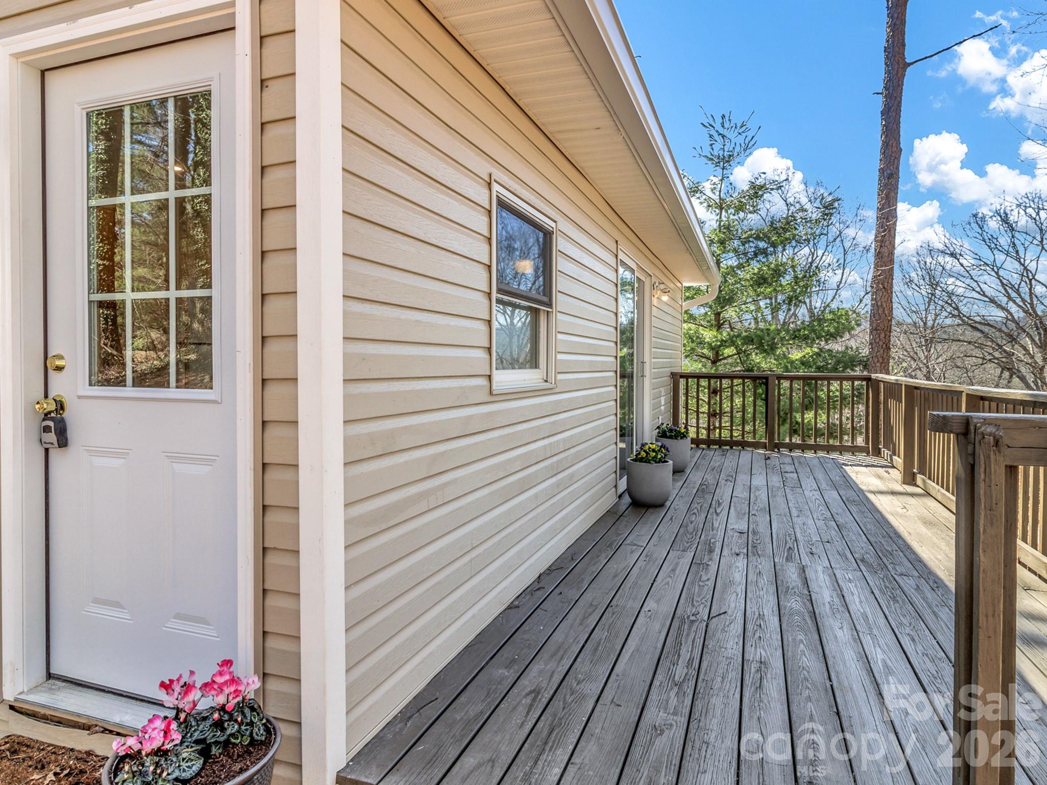 114 Elden Street Hendersonville NC 28791
