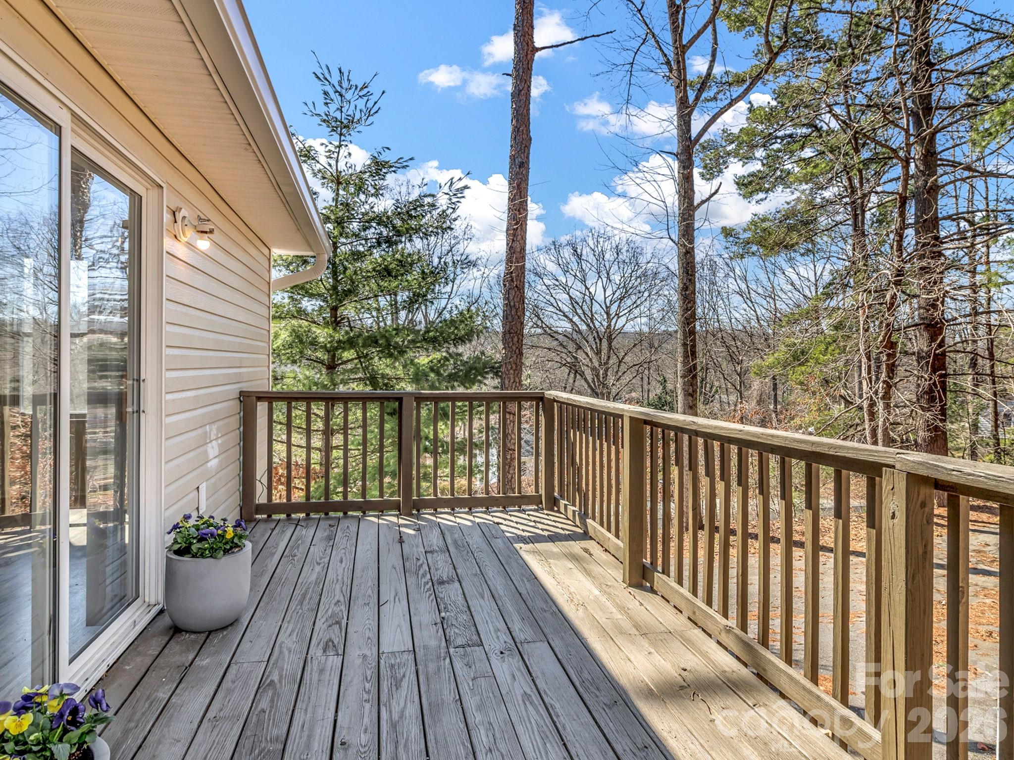 114 Elden Street Hendersonville NC 28791