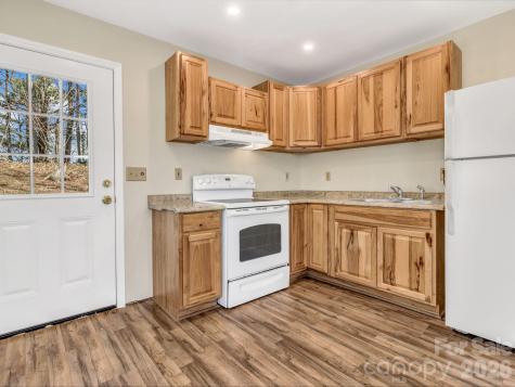 114 Elden Street Hendersonville NC 28791