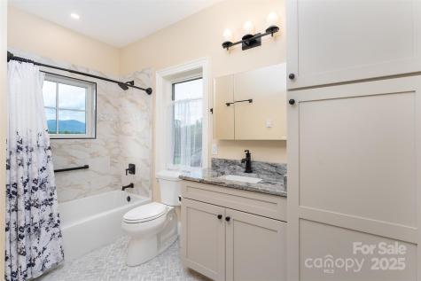 326 Golden Valley Drive Hendersonville NC 28792