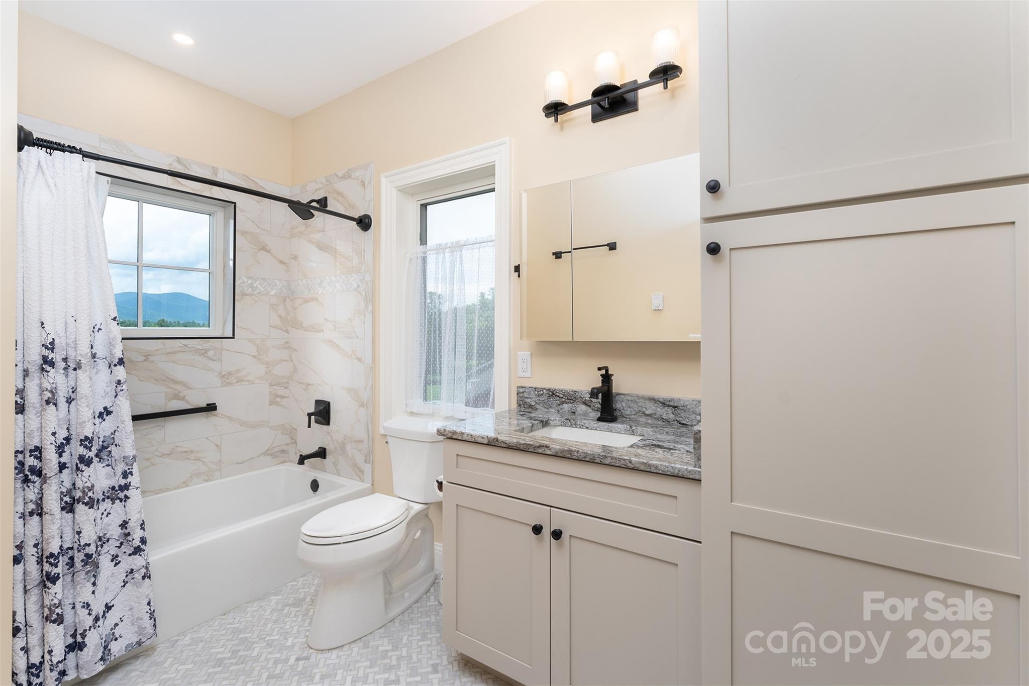 326 Golden Valley Drive Hendersonville NC 28792