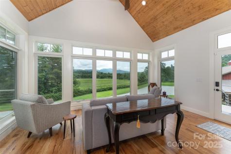 326 Golden Valley Drive Hendersonville NC 28792