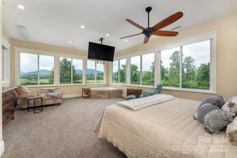 326 Golden Valley Drive Hendersonville NC 28792