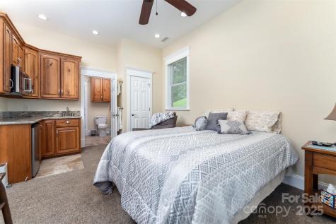 326 Golden Valley Drive Hendersonville NC 28792