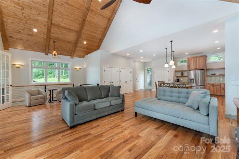 326 Golden Valley Drive Hendersonville NC 28792