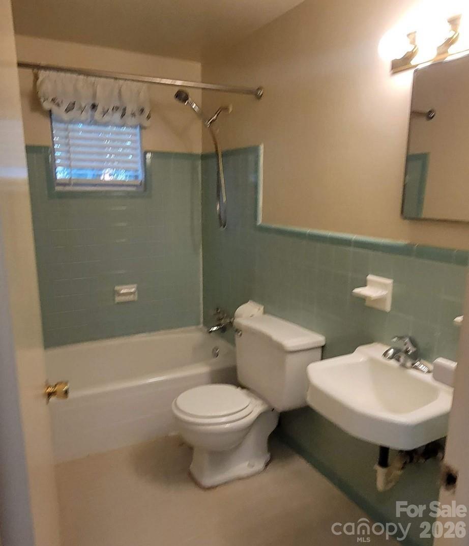 475 13th Avenue NE Hickory NC 28601