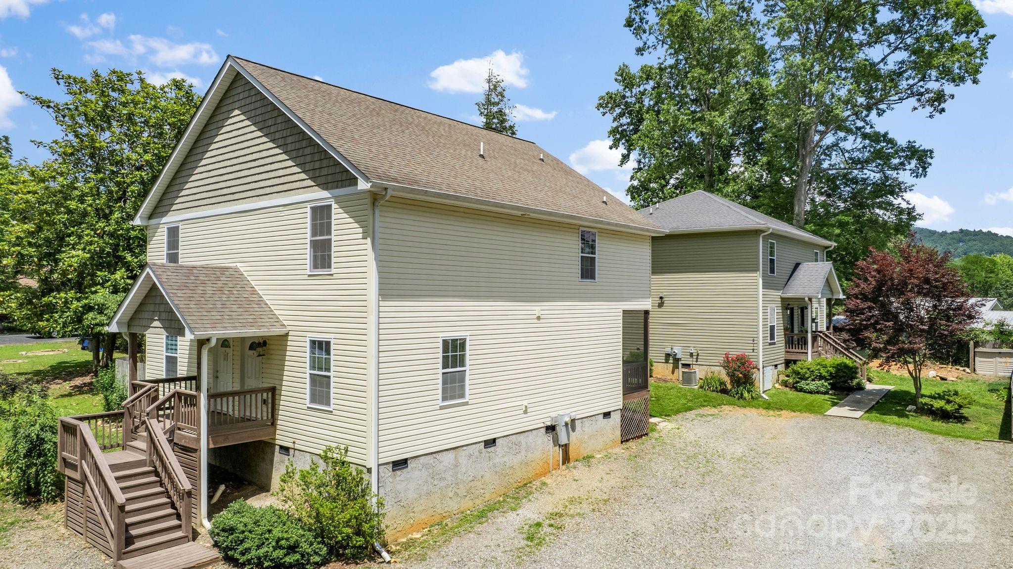 212 & 214 Portmanvilla Road Black Mountain NC 28711