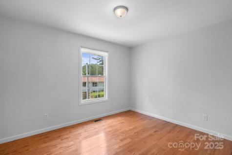 212 & 214 Portmanvilla Road Black Mountain NC 28711