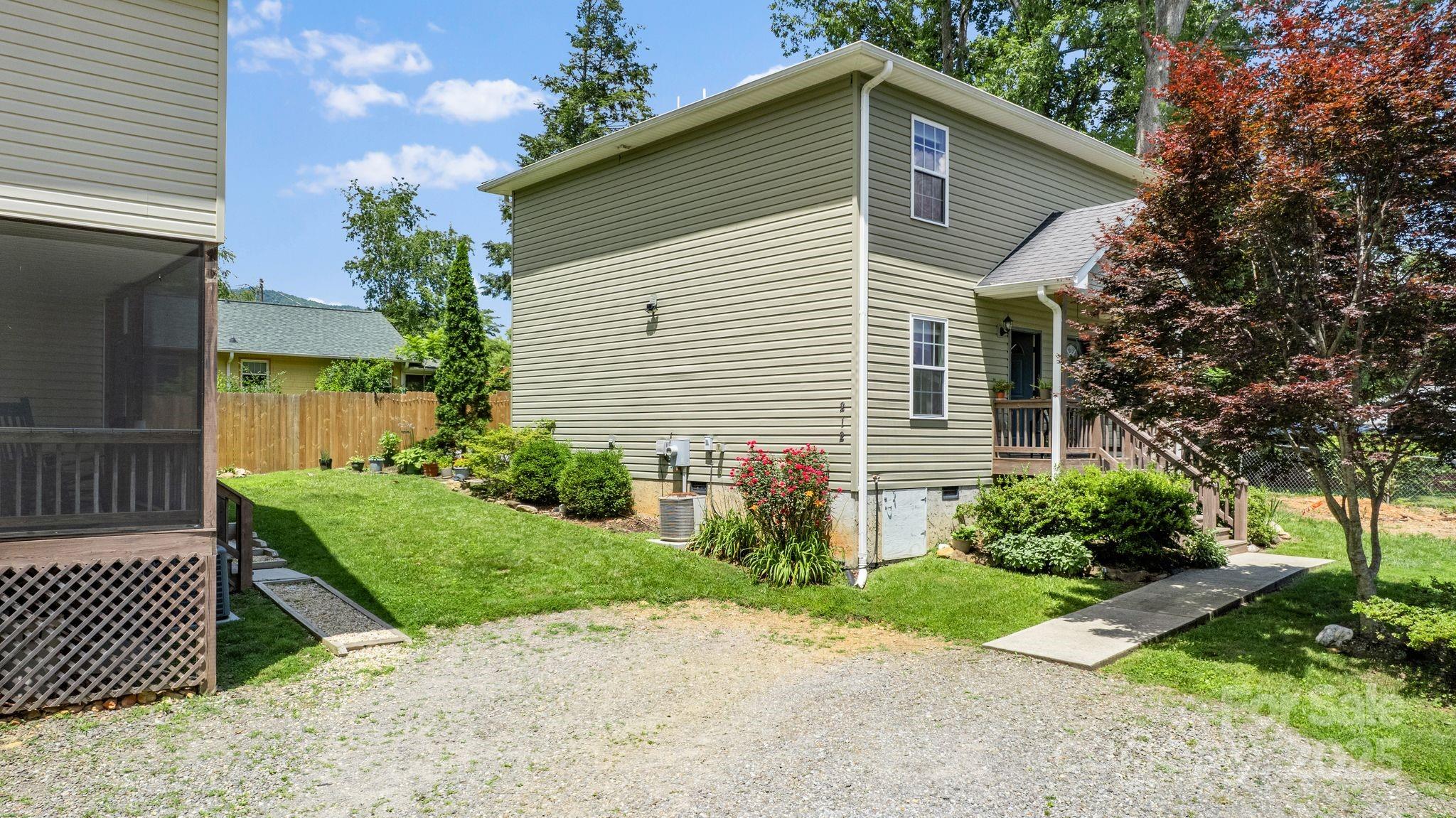 212 & 214 Portmanvilla Road Black Mountain NC 28711